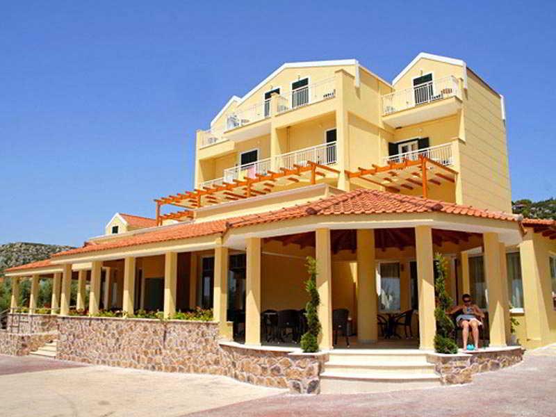 Lassi Hotel Esterno foto